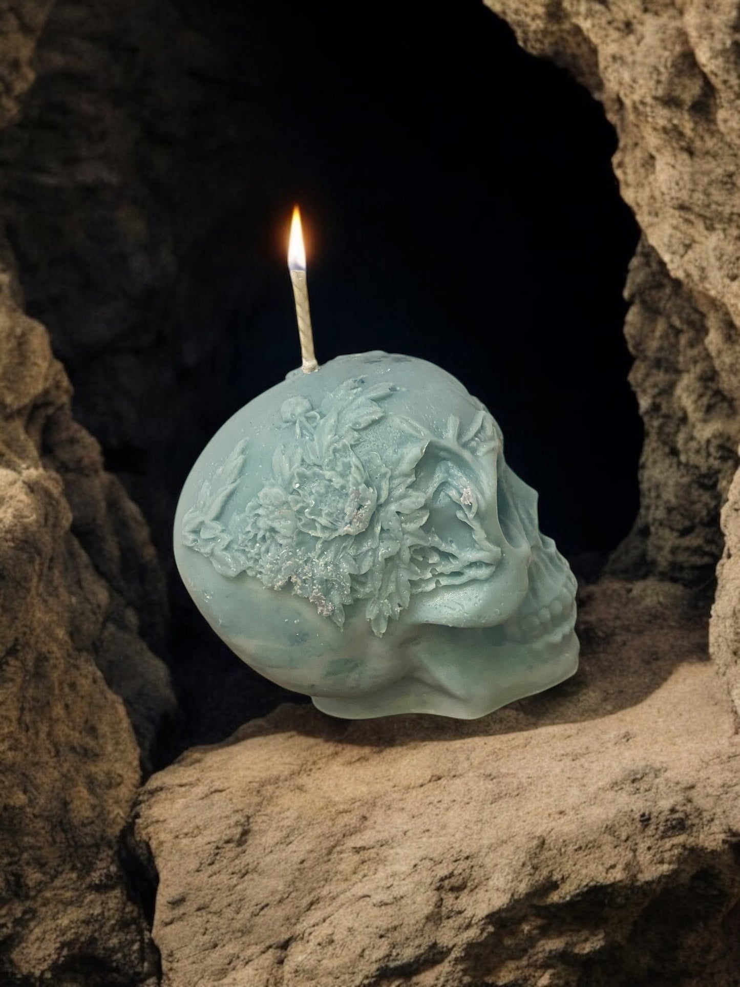 Large Leaf Skull Candle