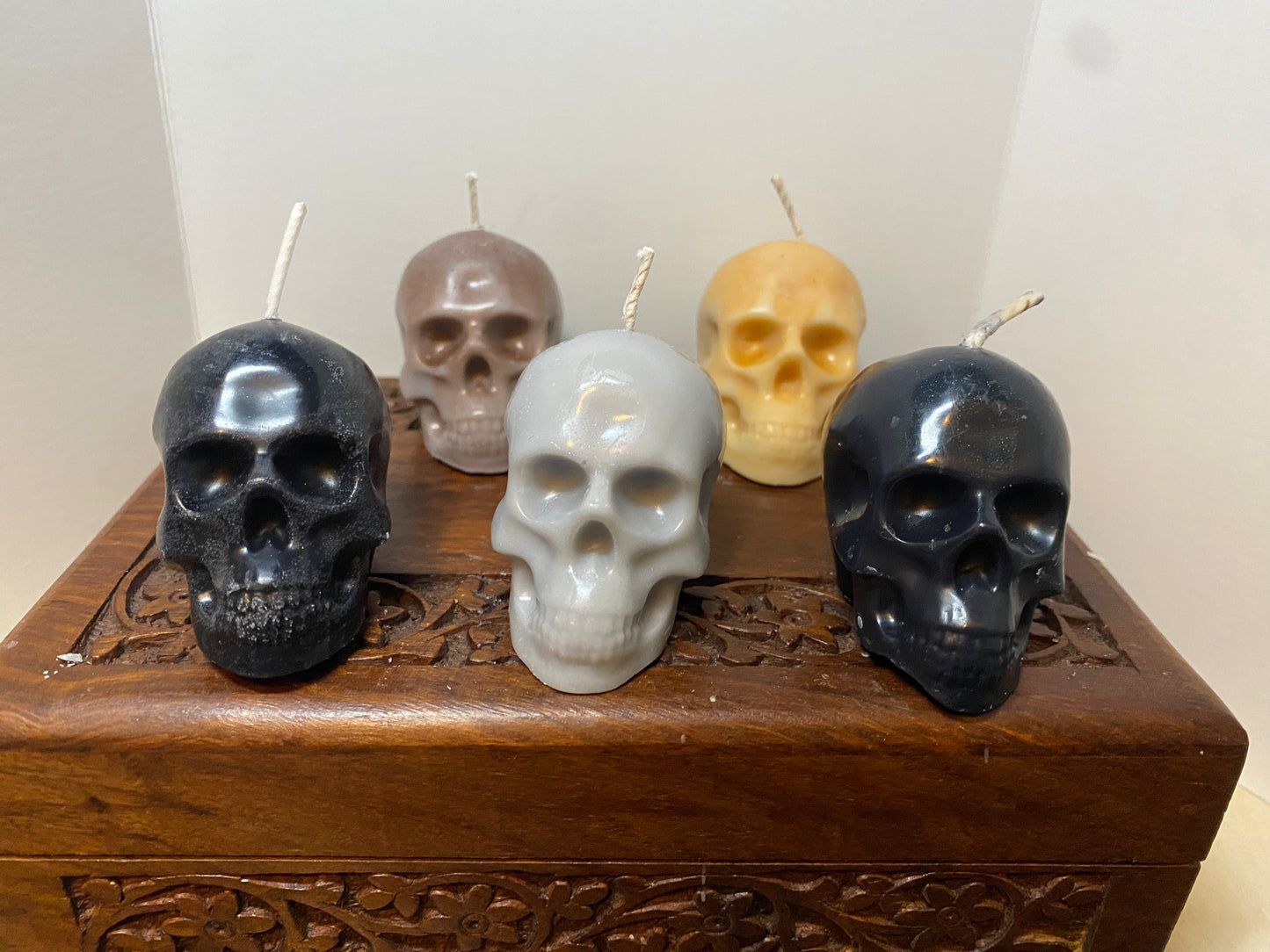 Medium Skull Candle